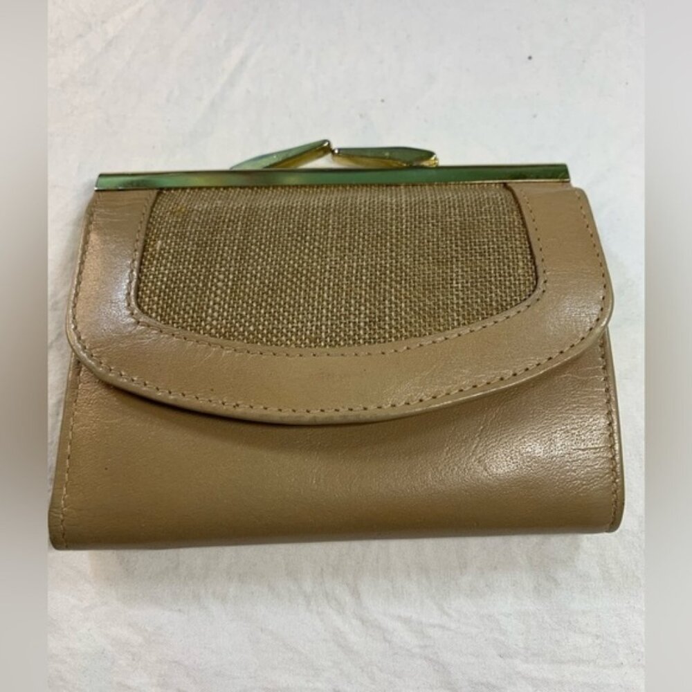 Vintage Buxton Kerry Vale  genuine leather wallet